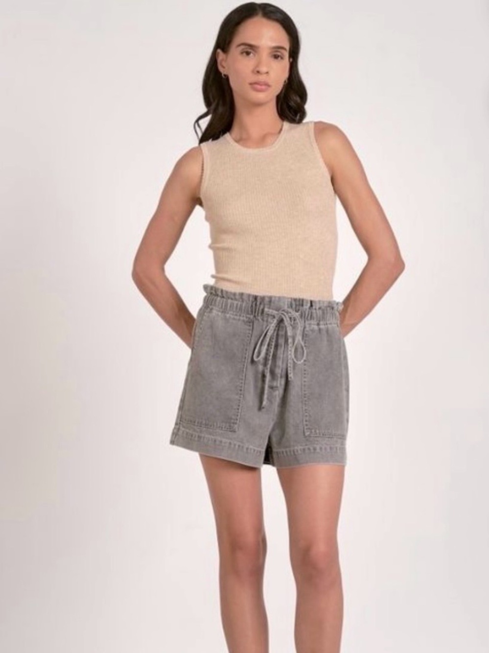 Elan Gray Drawstring Casual Shorts in Grey with Elastic Waist Size Medium NWOT